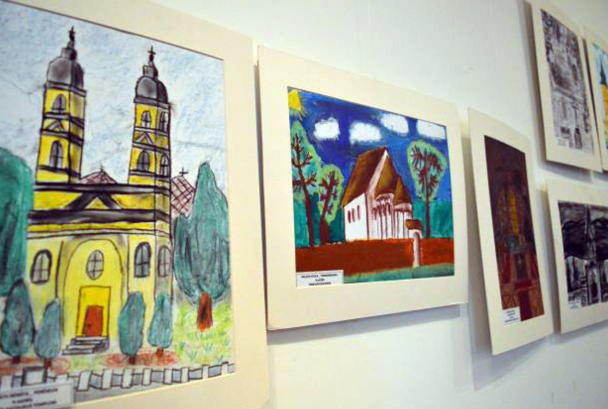 Kárpát-medencei vándorkiállítás nyílt a Népfőiskolán