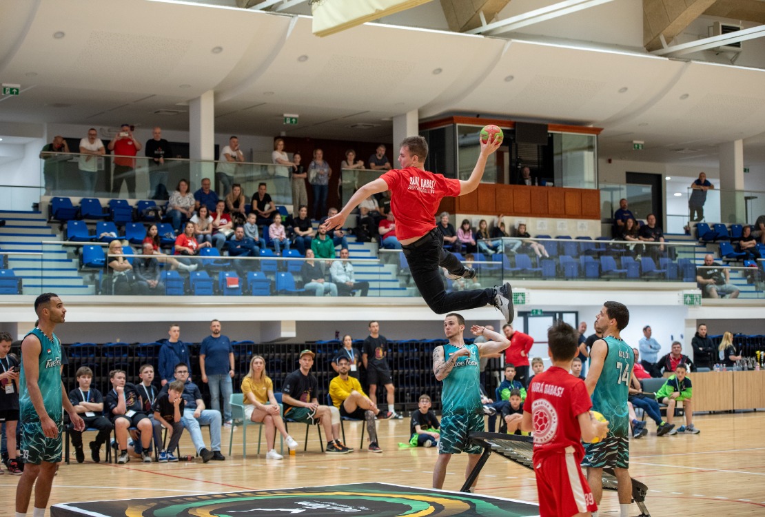 Face Team - Akrobatikus Sportszínház a Hungarikum Ligetben