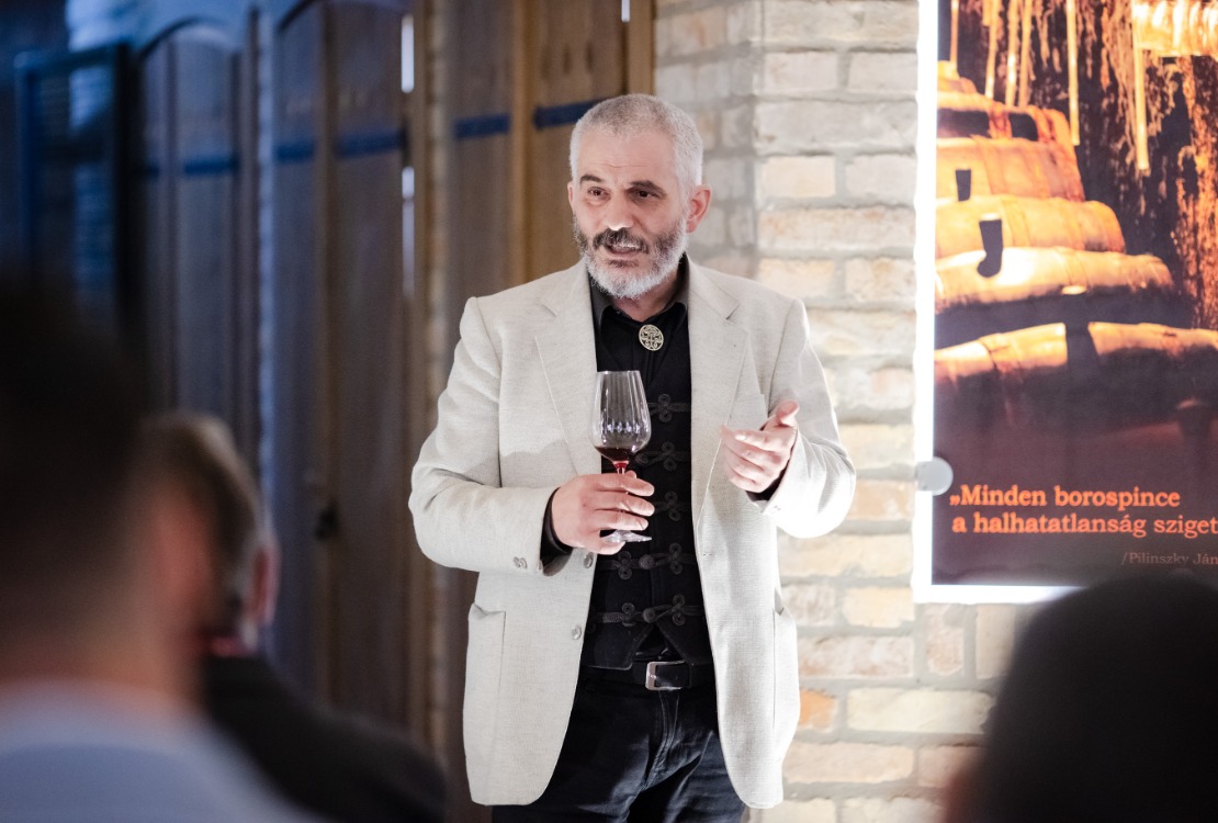 „Határtalan borkóstoló” Lakiteleken