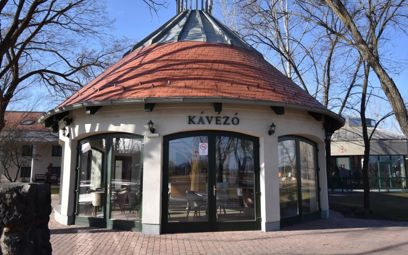 Tisza Bár-Petőfi Kávézó 10